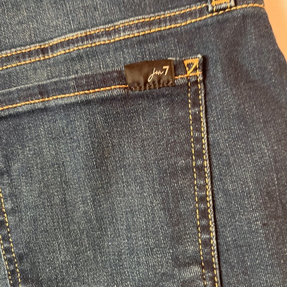 NWT Jen7 by 7 for All Mankind Raw Hem Mid Denim Shorts W/ Sculpting Panel - Picture 5 of 12